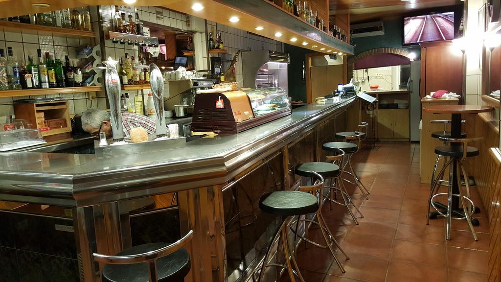 Pension Avenida Vilafranca del Penedès Exterior foto
