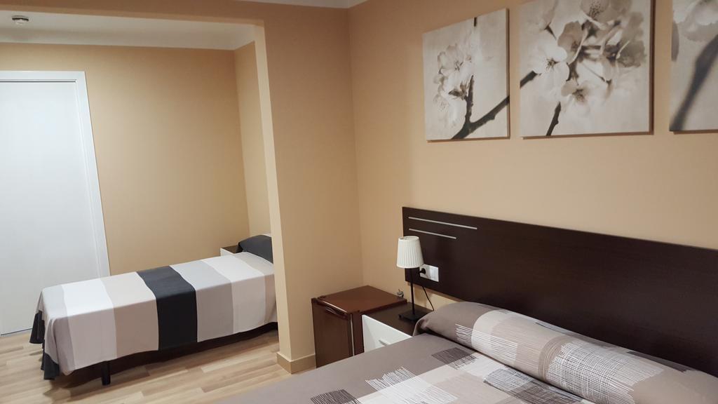 Pension Avenida Vilafranca del Penedès Exterior foto